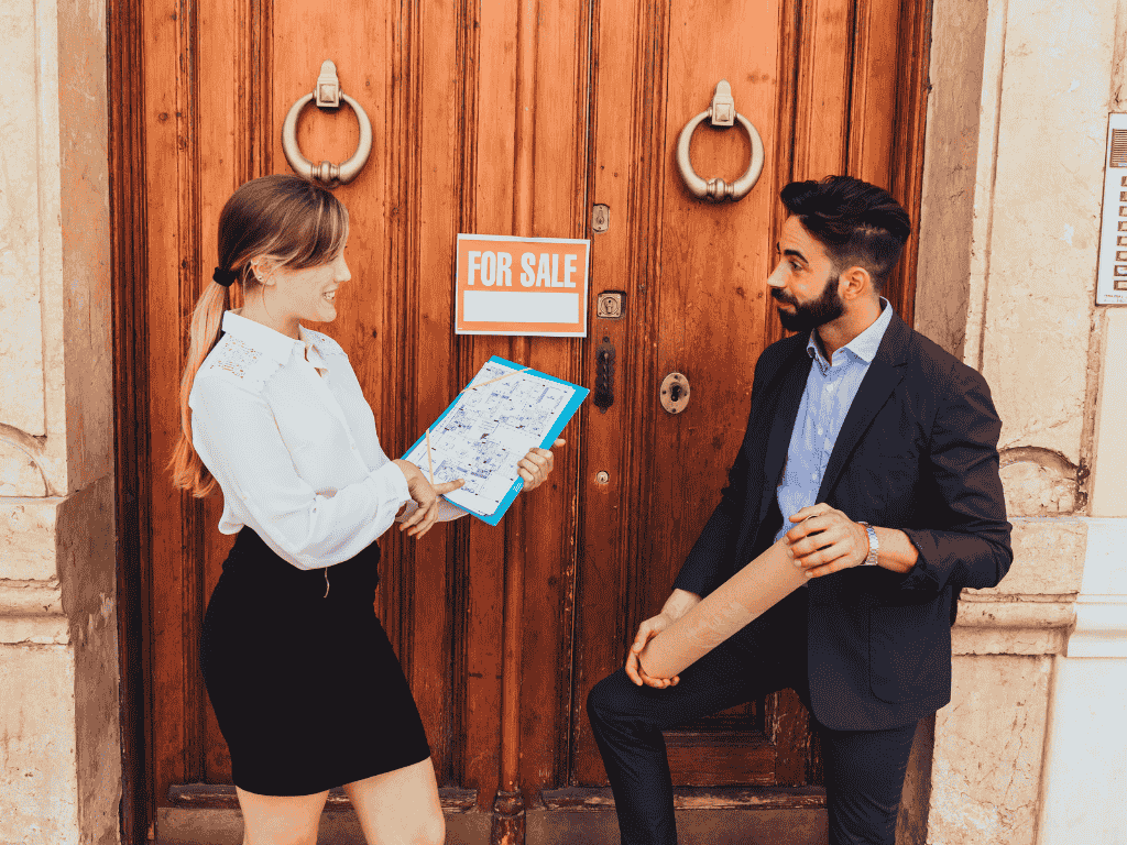 Buyer’s agent in France assisting a client with property search and real estate guidance